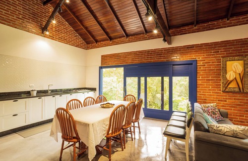 Joinville Cottage | Dona Bela Farm – Forest view and barbecue area