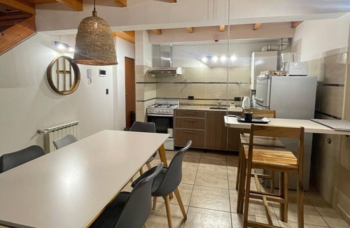 10 de Diciembre Apartment | Downtown Bariloche: Spacious and bright duplex