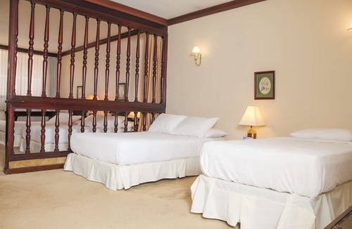 Catedral Hotel | Downtown Asunción Stay w/Family | Pool, Gym & Plaza at Your Doorstep