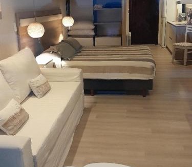 Quequen Apartment | DPTO FRENTE Al MAR EN QUEQUEN CON PISCINA CLIMARIZADA CUBIERTA