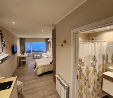 Quequen Apartment | DPTO FRENTE Al MAR EN QUEQUEN CON PISCINA CLIMARIZADA CUBIERTA