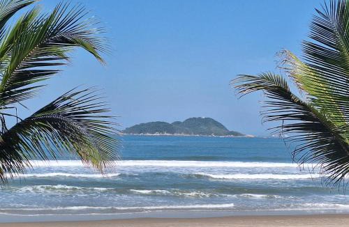 Tombo Apartment | Duplex pé na areia, praia do Tombo - Guarujá/SP.