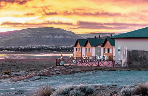 Macrozona Bahia Redonda y Primeros Faldeos Hotel | Edenia Punta Soberana Hotel with unbeatable location in front of the Argentino Lake.