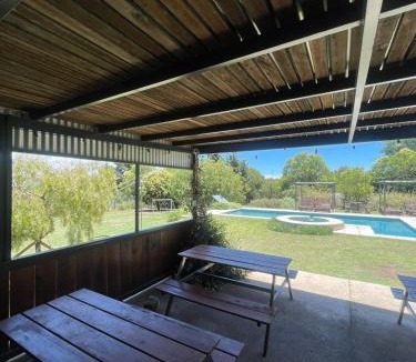 La Falda Apartment | El Algarrobo Escondido Cabañas, Padel y Bosque Serrano