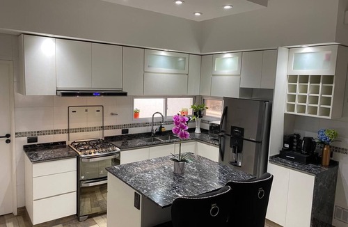 Valentin Alsina House | Entire House whit Balcony and Private Patio