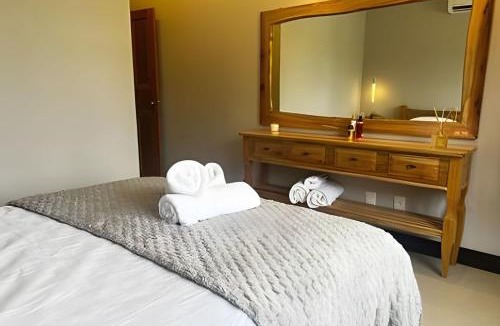 Santa Tereza House | Entre Pipas e Vinhedos - sossego e conforto