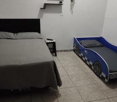 Alto Alegre House | Espaço Ideal 3 - cama casal e criança