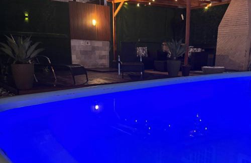 Boqueirao House | Espaço Privativo com Piscina Aquecida e Ambiente Exclusivo