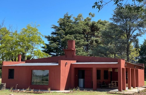 Gowland House | Estancia "La Reforma I"
