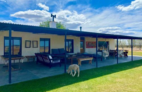 Gaiman House | Estancia TATAY