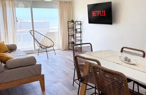 La Perla Apartment | Excelente! a metros del mar con cochera