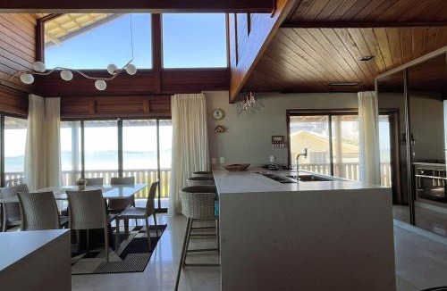 Barra Velha House | Excelente Casa com área Gourmet de frente mar