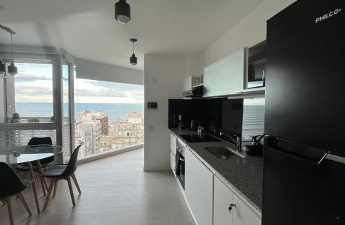 La Perla Apartment | Excelente! Vista al mar con cochera y amenities gimnasio, play room y pileta climatizada