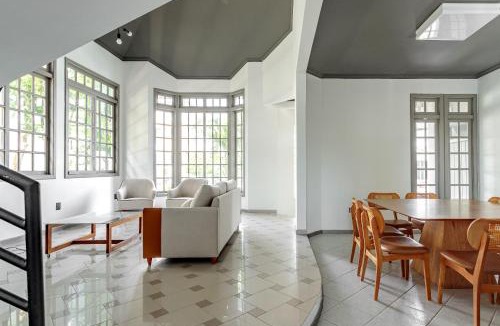 Jurere House | Férias em Jurerê Internacional