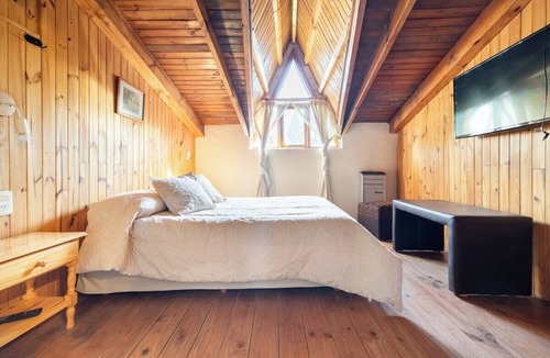 Playa Bonita House | Family bungalow : Garden and barbecue : Playa Bonita Bariloche