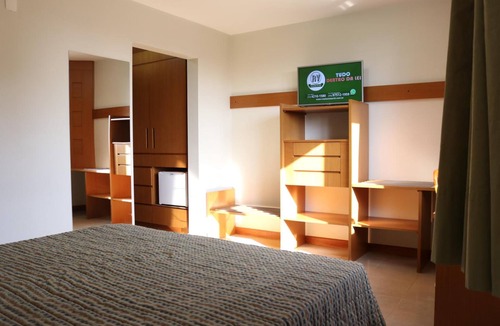 Centro Hotel | Family Escape in Cascavel Brazil | Pet-Allowed | 2.1 mi to Art Museum
