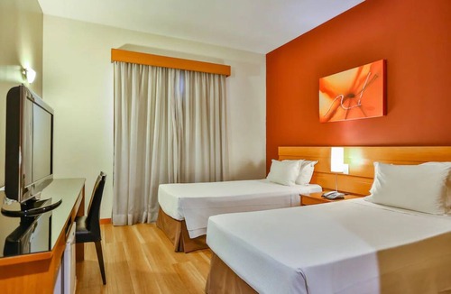 Vila Hortolandia Hotel | Family-Friendly Stay | Free Breakfast & Pool | Near Jardim Botânico