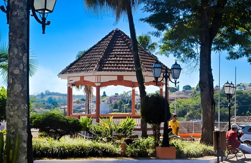 Vila Hortolandia Hotel | Family-Friendly Stay | Free Breakfast & Pool | Near Jardim Botânico