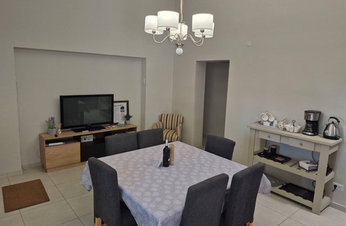 Mendoza City Center House | Family Home with Pool in Mendoza | Perfect for Relaxation | Oasis Mendoza