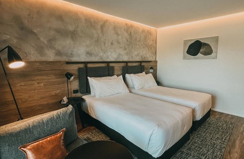 Villa General Belgrano Hotel | Family Wellness Stay: Seasonal Outdoor Pool & Indoor Pool | Private Balcony