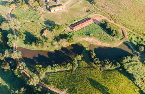 Braganca Paulista House | Fazenda Histórica de Café com Lagos, Cavalos e Trilhas