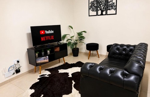 Ourinhos House | Flat 2 quartos em residencial | Ar e garagem