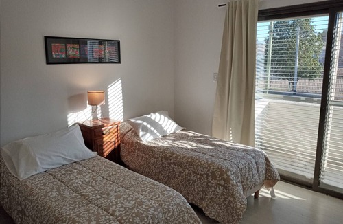 Godoy Cruz Apartment | Frente al mall Palmares, con cochera y balcón