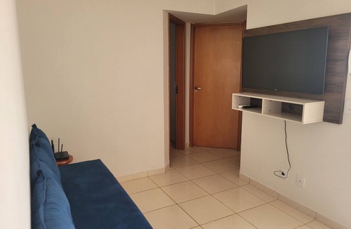 Santa Monica Apartment | Full 2/4-Bedroom Apartment in Santa Monica C