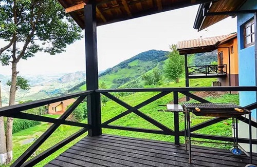 Goncalves Ski Chalet | Full view of the Mantiqueira Mountains (chalet 6)
