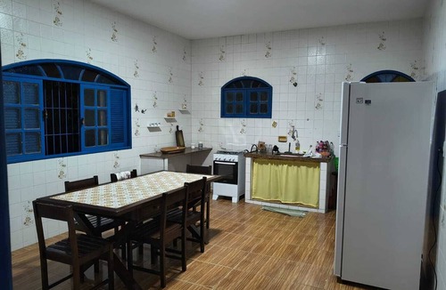 Piuma House | Grandma's house in Piúma: Backyard, Porch and 3 Bedrooms