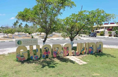 Canto do Mar Apartment | Guarajuba, 2-bedroom duplex right on the beach.