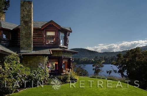 San Carlos de Bariloche House | H13 - AMAZING 5 BEDROOM CHALET PRIVATE BEACH AND JACUZZI