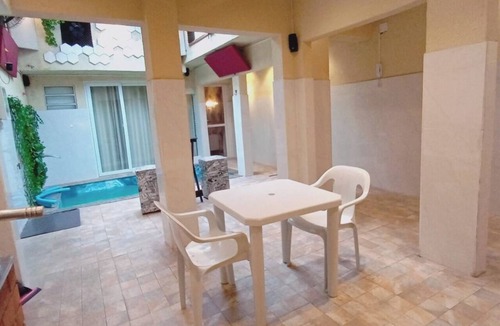 Zona Leste House | Heated pool and fireplace for couples