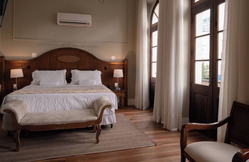 Matriz Hotel | Heritage Meets Romance—Charm Suite w/Breakfast Buffet in Curitiba Downtown
