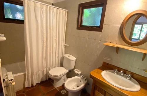 Playa Bonita Ski Chalet | Hermosa Casa con Jardín y Vista a las Montañas