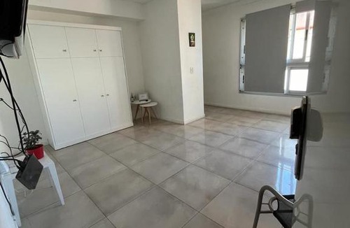 Parque Patricios Apartment | Hermoso monoambiente en edificio de categoría.