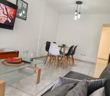 Centro Apartment | Hermoso re completo cómodo balcón al frente 3 dorm