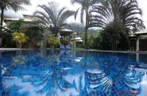 Maresias House | High standard-34 people in beds-500 m from sirena