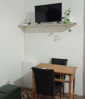Ezeiza Apartment | Hospedaje "Doña Tomasa" -A 15 minutos del aeropuerto -Parking