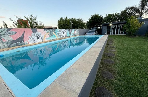 Chascomus House | Hospedaje DON HORACIO!Hermosa Casa con Quincho parrila y Pileta frente a la Laguna!