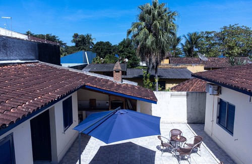 Praia da Enseada House | Hospede-se na Melhor Praia da Região! Quarto em Pousada à Alguns Passos da Praia