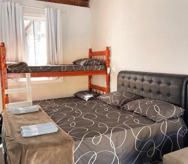 Costeira do Pirajubae Hostel | Hostel Ribeirão Dourado