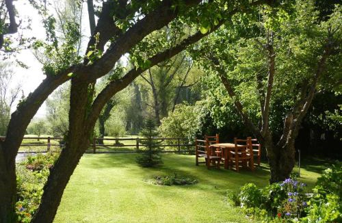 Junin de los Andes Hotel | Hostería Chimehuin
