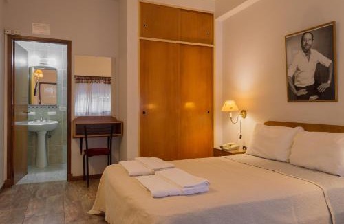 Villa Gesell Hotel | Hotel de Cine Las Golondrinas
