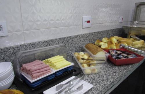 Santa Ifigenia Hotel | Hotel Minho SP - Opção Ideal Para Compras e Eventos em São Paulo - Café da Manhã Incluso - Perto do Metrô, 25 de Março e Brás - 10 Min do Allianz Parque, 11 Min do Expo Center Norte e 9 Min do Distrito Anhembi