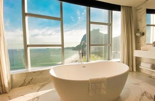 Sao Conrado Apartment | Hotel Nacional Rio de janeiro - Suite com banheira, vista do mar e Pedra da Gávea