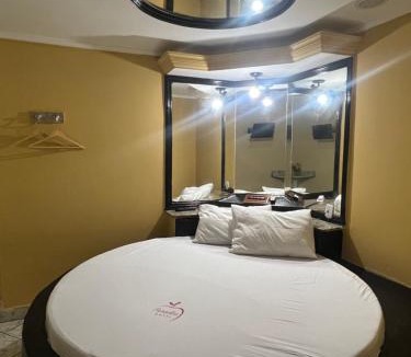 Iapi Hotel | Hotel Paradise