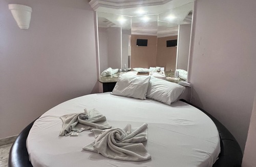 Iapi Hotel | Hotel Paradise
