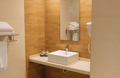 Ezeiza Hotel | Hotel Plaza Central Canning