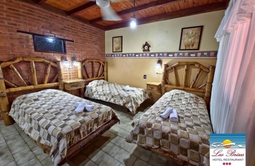 Puerto Esperanza Hotel | Hotel & Restaurant Las Brisas